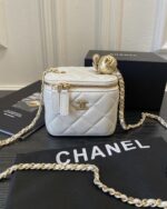 ⁦شانيل ميني أبيض⁩ - الصورة ⁦2⁩