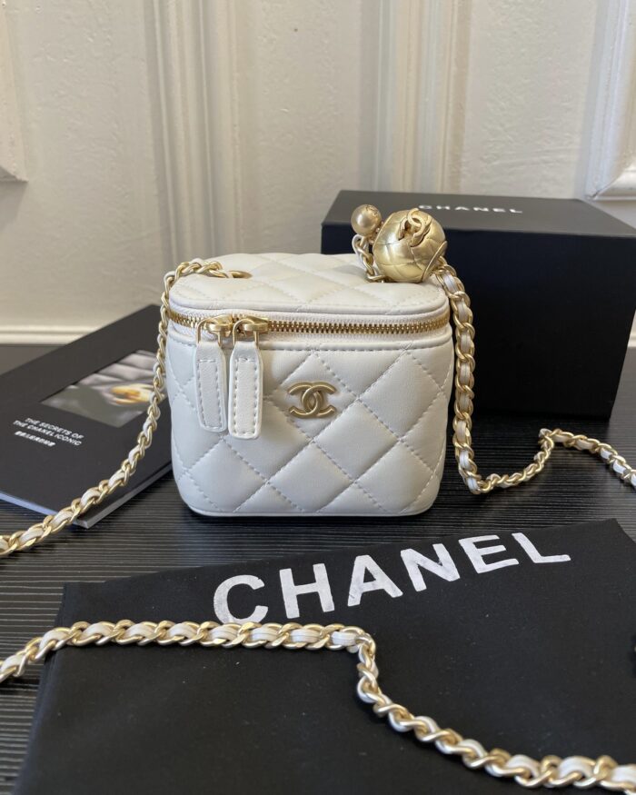 ⁦شانيل ميني أبيض⁩ - الصورة ⁦2⁩