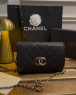 ⁦شانيل كروس⁩ - الصورة ⁦3⁩